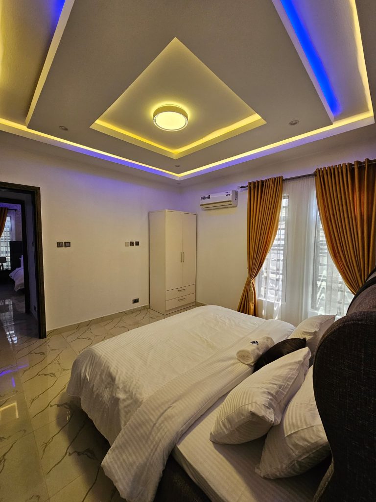 SRM ROYAL BEDROOM 2