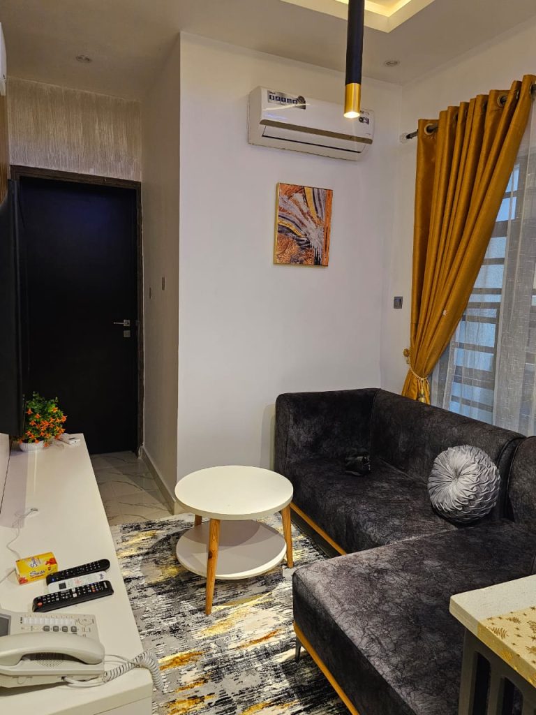 SRM captain living area (2)
