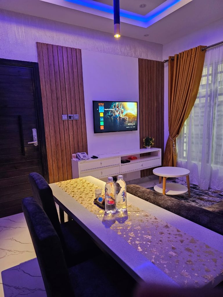 SRM vintage living area..